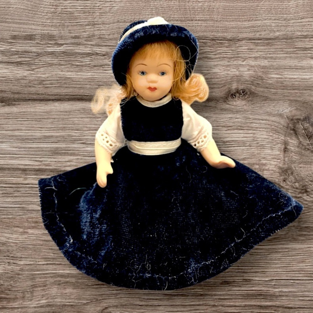 Unbranded Bisque Porcelain Doll 8” Collectible Eyelet Outfit Moveable Limbs